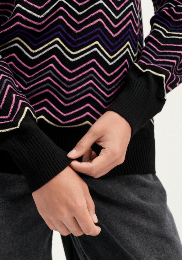 Свитер с высоким горлом и принтом зигзаг шир.  580, рис. 6