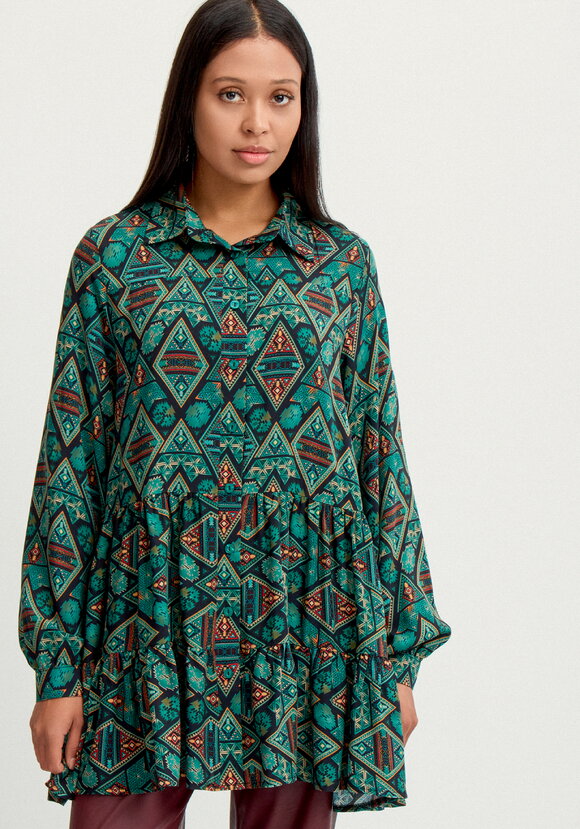 Блуза свободная с воланами по низу шир.  580, рис. 4