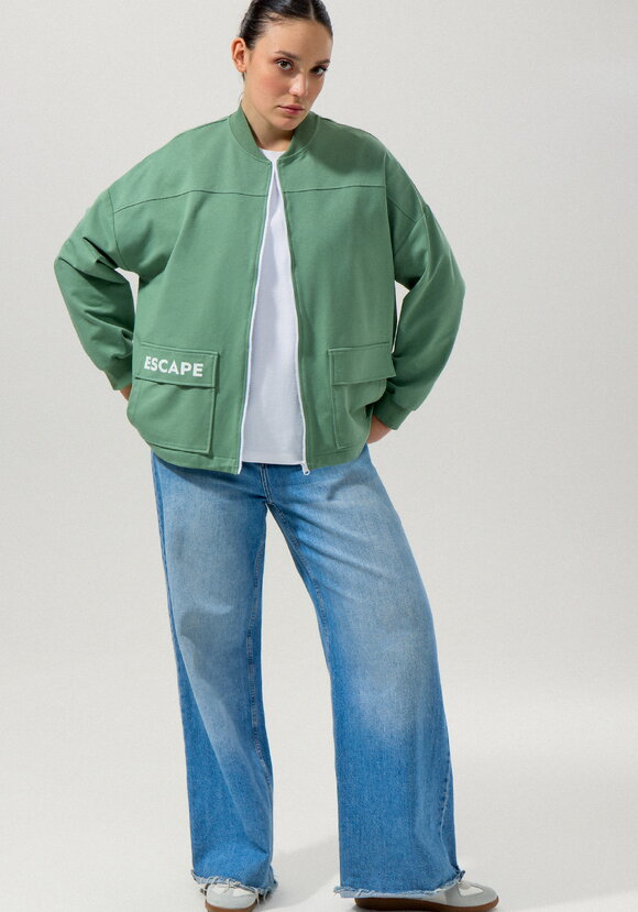 Бомбер с кулиской по низу шир.  580, рис. 14