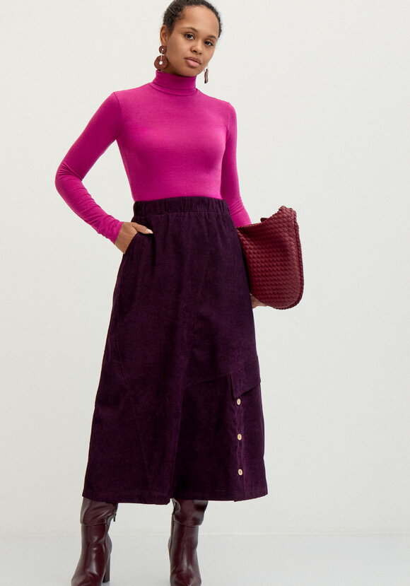 Юбка с декоративными пуговицами и клапаном шир.  580, рис. 8