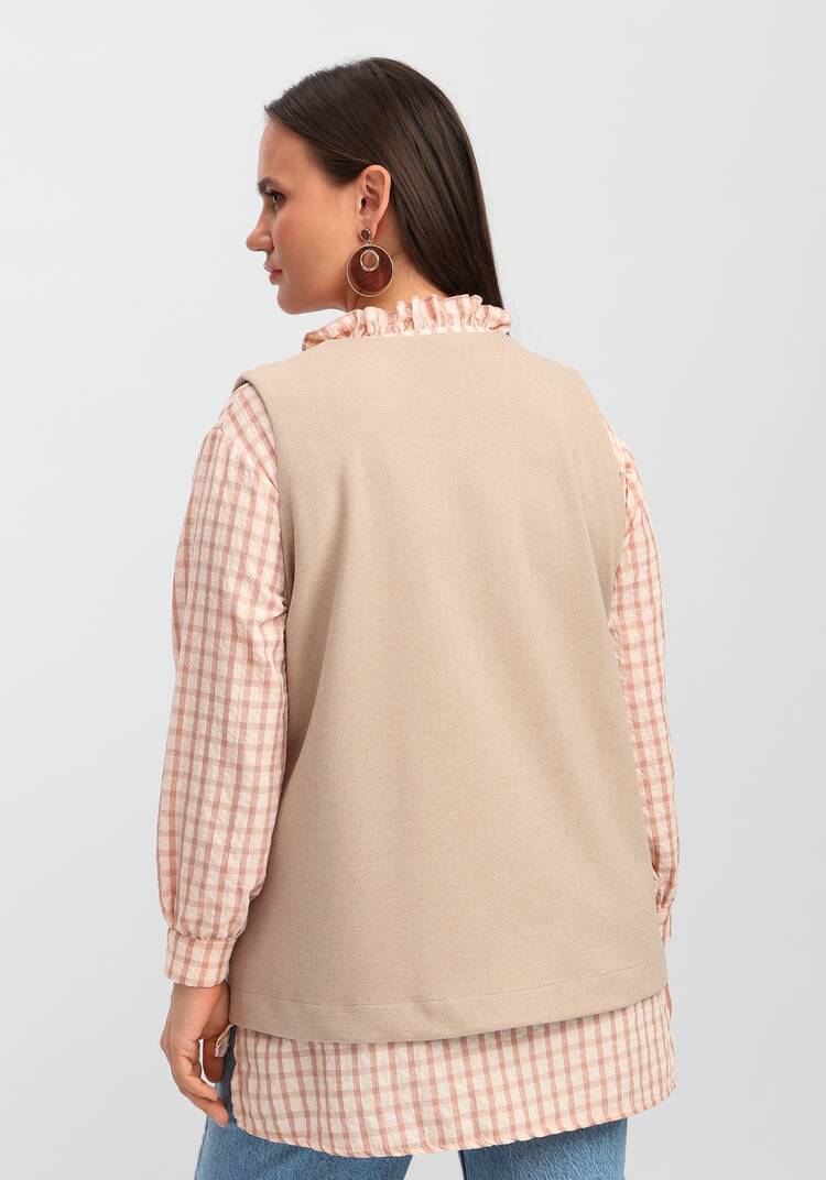 Жилет А-силуэта с дизайнерской застёжкой шир.  750, рис. 3