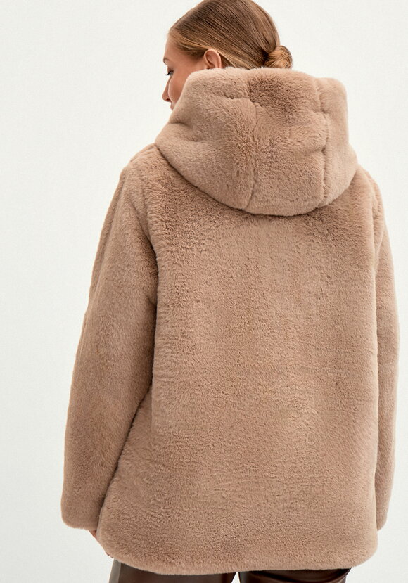 Шуба из эко меха Мишель шир.  580, рис. 21