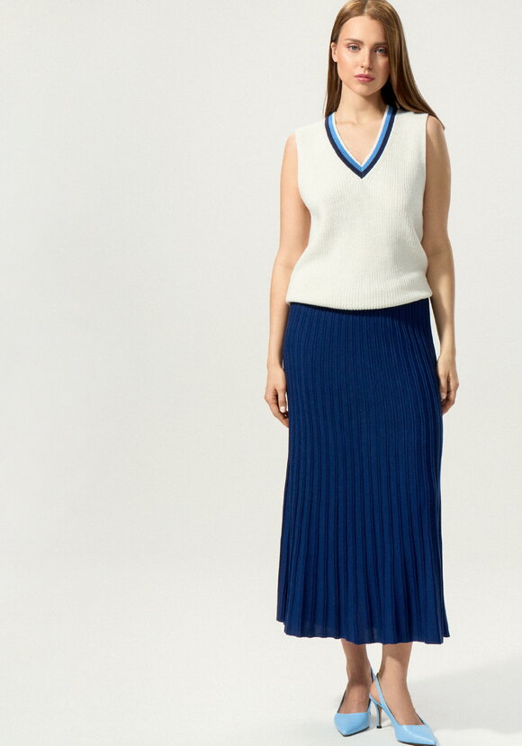 Юбка плиссе длины миди шир.  580, рис. 24