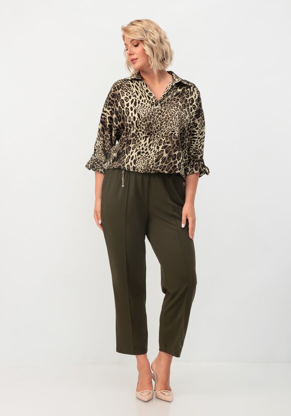 Блуза с патами на рукавах и брошью шир.  580, рис. 34