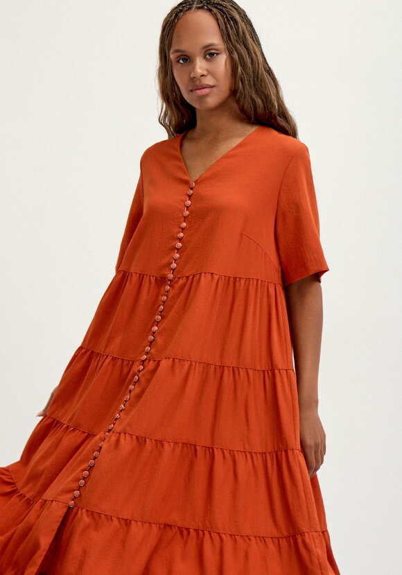 Платье многоярусное свободное шир.  580, рис. 10