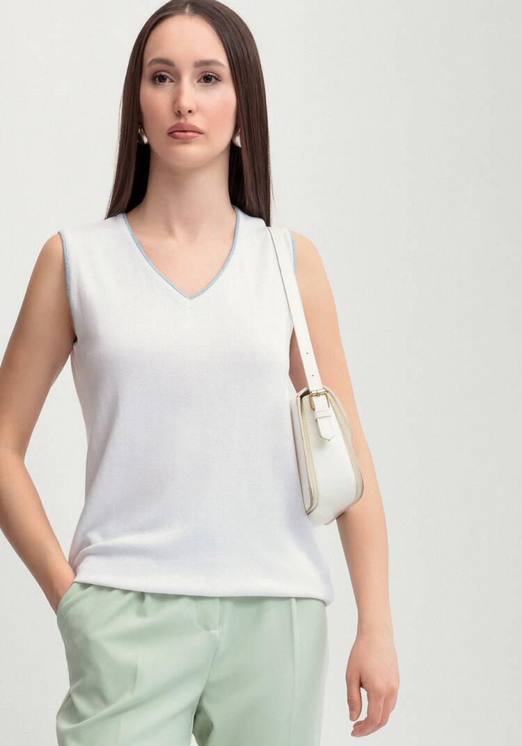 Топ с V-образным вырезом шир.  750, рис. 9