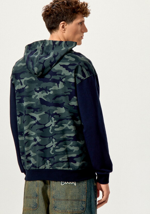 Толстовка с камуфляжным принтом и капюшоном шир.  580, рис. 3