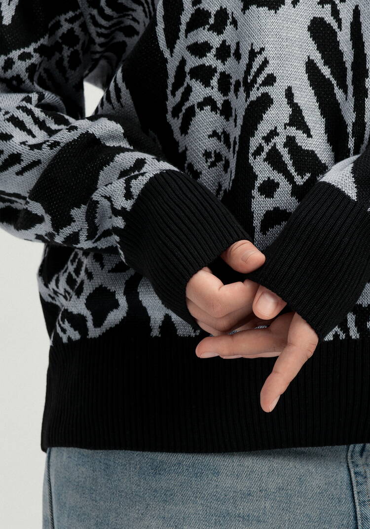 Джемпер с абстрактным цветочным принтом шир.  750, рис. 14