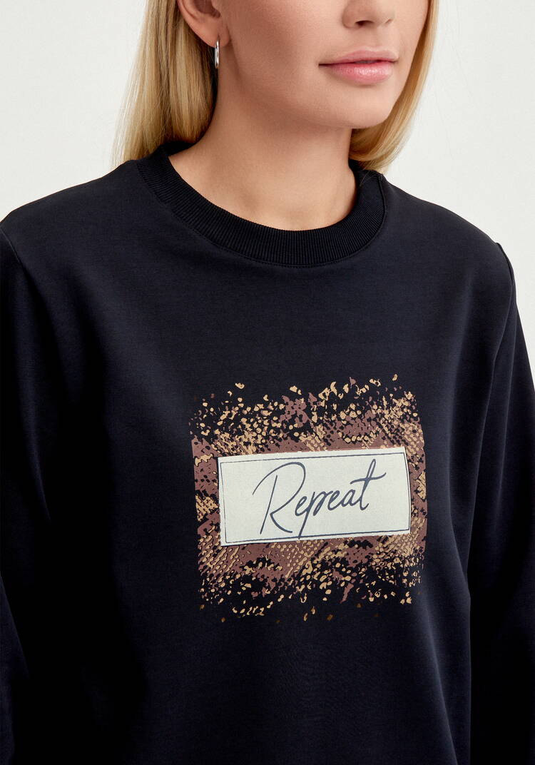 Костюм свитшот с принтом и брюки шир.  750, рис. 25