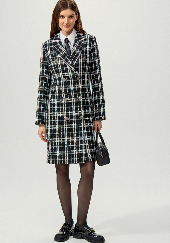 Платье двубортное из твида шир.  580, рис. 7