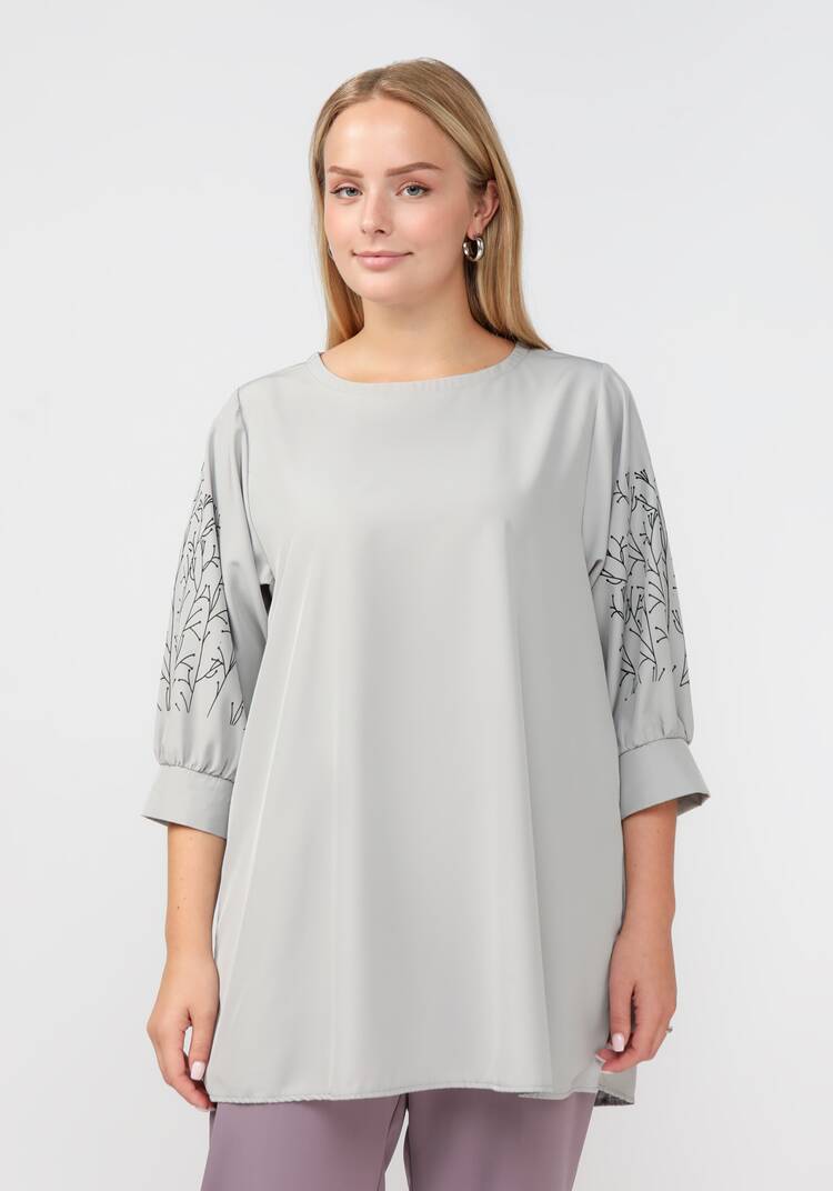 Блуза с оригинальным принтом на рукавах шир.  750, рис. 4