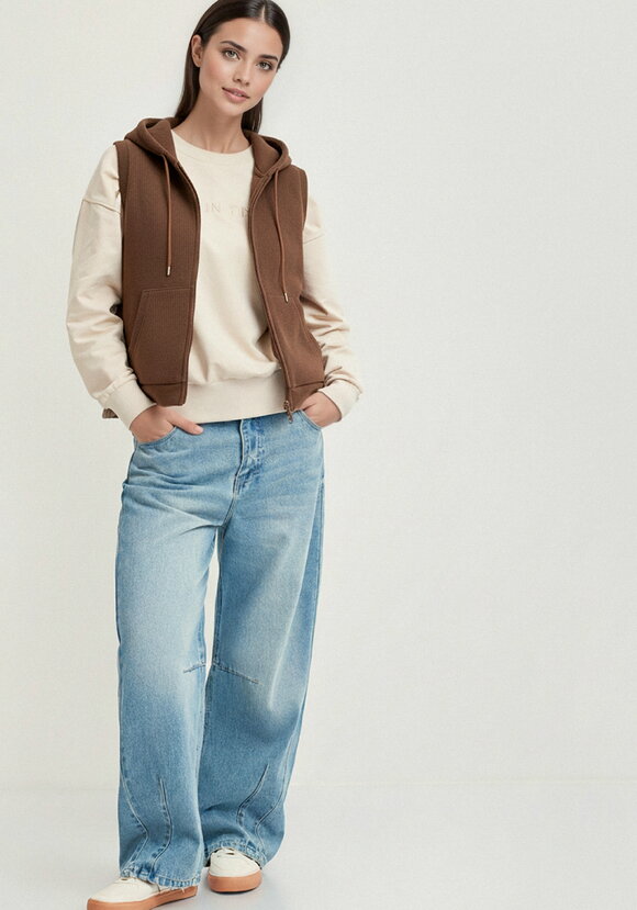 Жилет из микровельвета с начёсом шир.  580, рис. 8