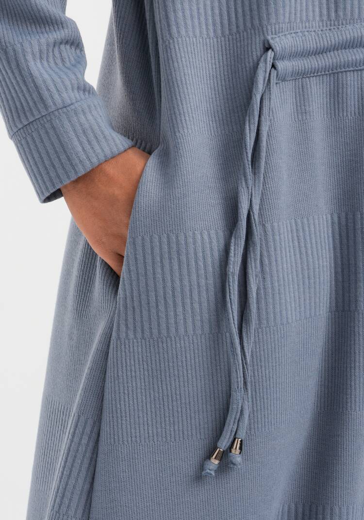 Платье из трикотажной ткани с кулиской шир.  750, рис. 29