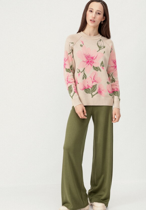 Джемпер с нежным цветочным орнаментом шир.  580, рис. 23