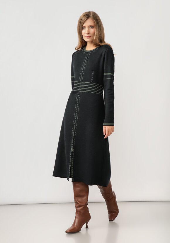 Платье миди с длинным рукавом и разрезом шир.  580, рис. 8