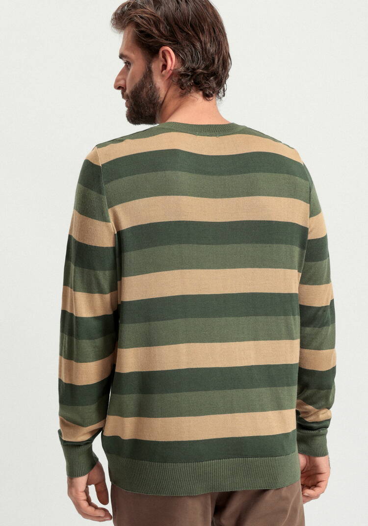 Джемпер с круглым воротом в полоску шир.  750, рис. 17