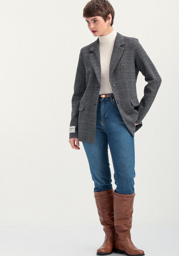 Пиджак с нашивкой на рукаве шир.  580, рис. 2