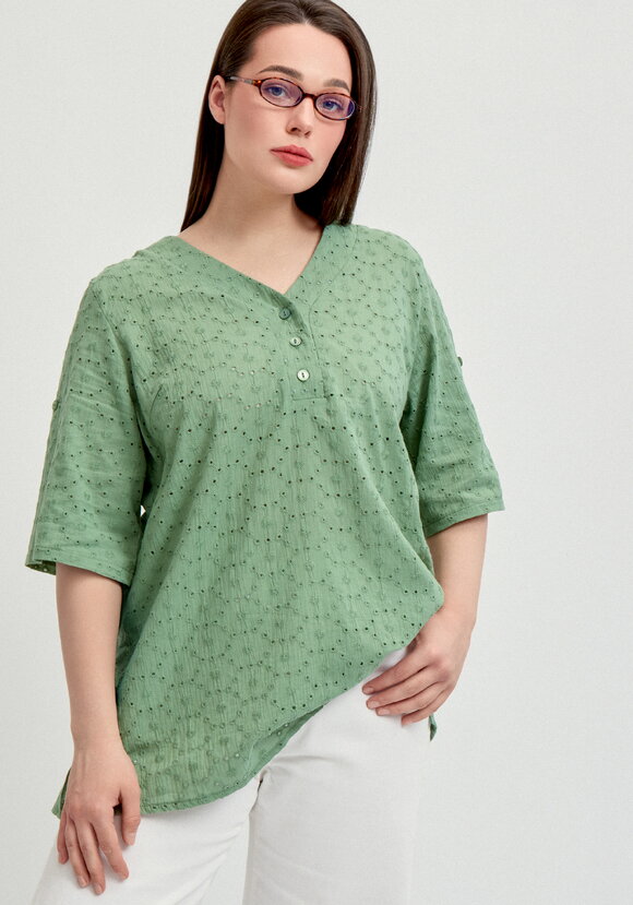 Блуза с V-образным вырезом из шитья шир.  580, рис. 8