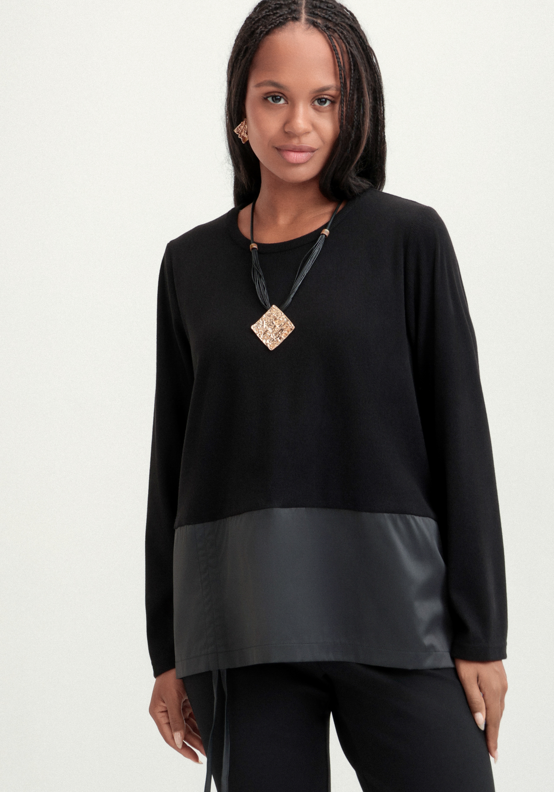 Блуза трикотажная из комбинированной ткани