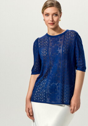 Джемпер с ажурным рисунком и защипами