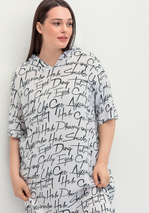 Платье-футболка с капюшоном шир.  580, рис. 18