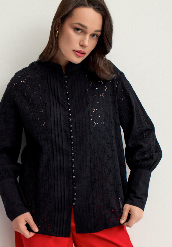 Блуза из шитья с жемчужными пуговицами шир.  580, рис. 9