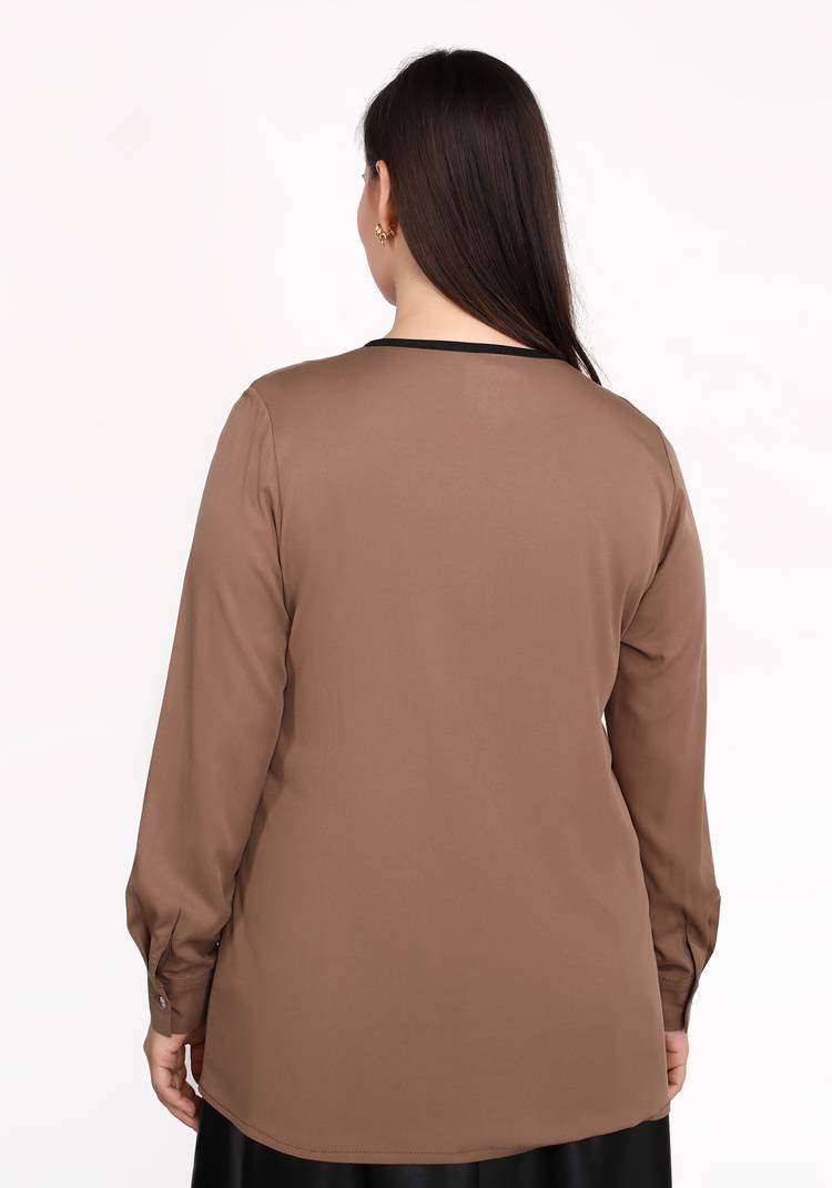 Блуза с контрастной планкой и карманом шир.  750, рис. 2