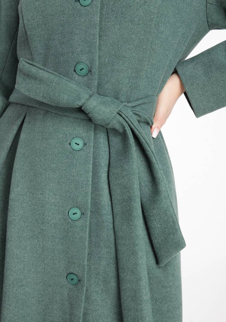 Пальто с перфорацией по низу изделия шир.  750, рис. 10