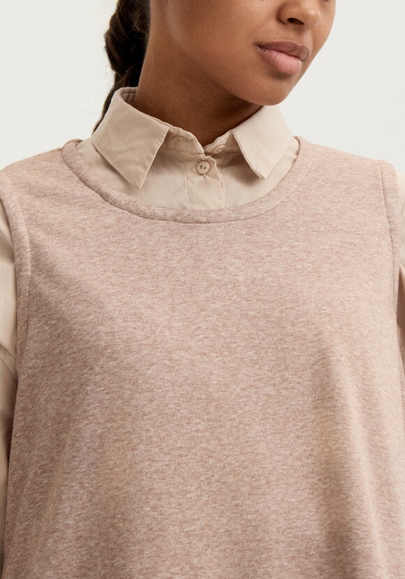 Жилет на кулиске по низу шир.  580, рис. 5