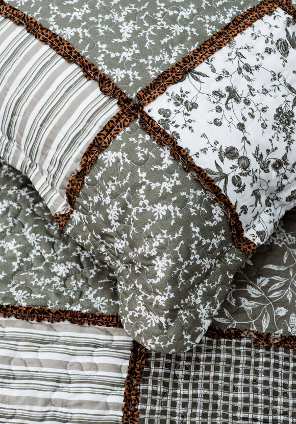 Покрывало с наволочками Печворк шир.  580, рис. 54