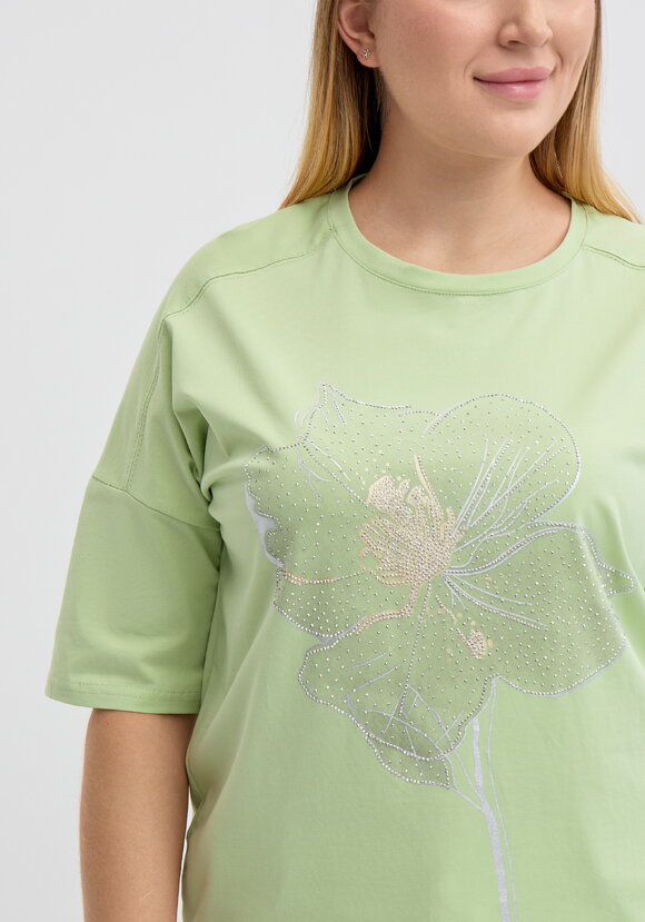 Футболка с цветочным принтом и стразами шир.  580, рис. 30