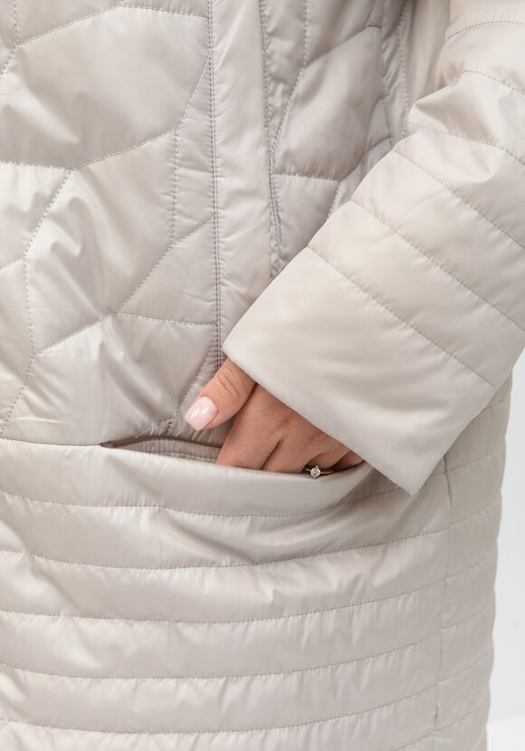 Куртка стеганая с контрастным капюшоном шир.  580, рис. 7