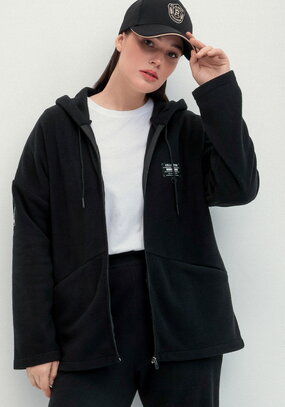 Толстовка из флиса с нашивкой на груди