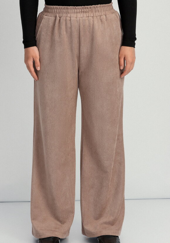 Костюм свободного кроя шир.  580, рис. 23