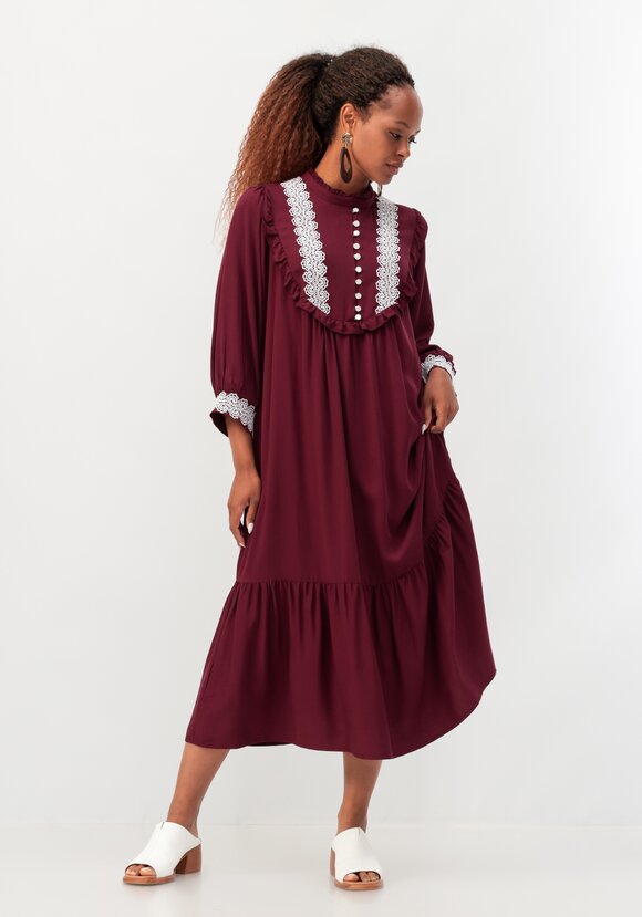 Платье с воротником-стойкой и кружевом шир.  580, рис. 15