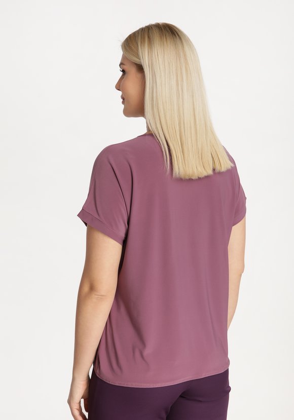 Блуза с воланом спереди шир.  580, рис. 21