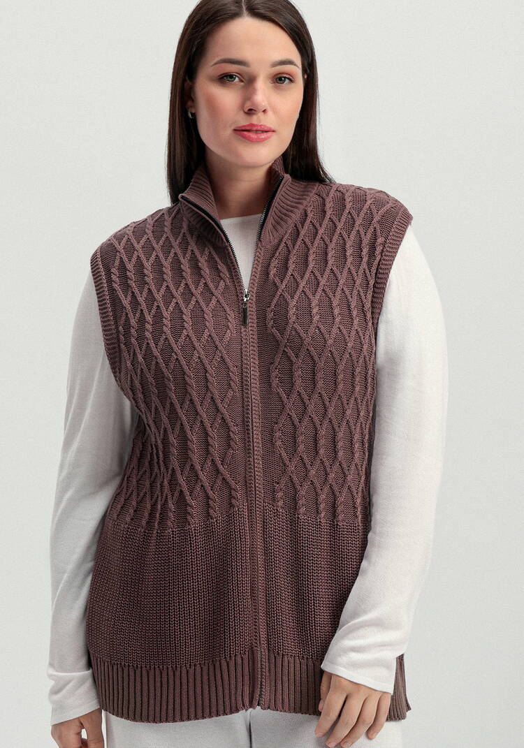 Жилет на молнии с фактурным рисунком шир.  750, рис. 12