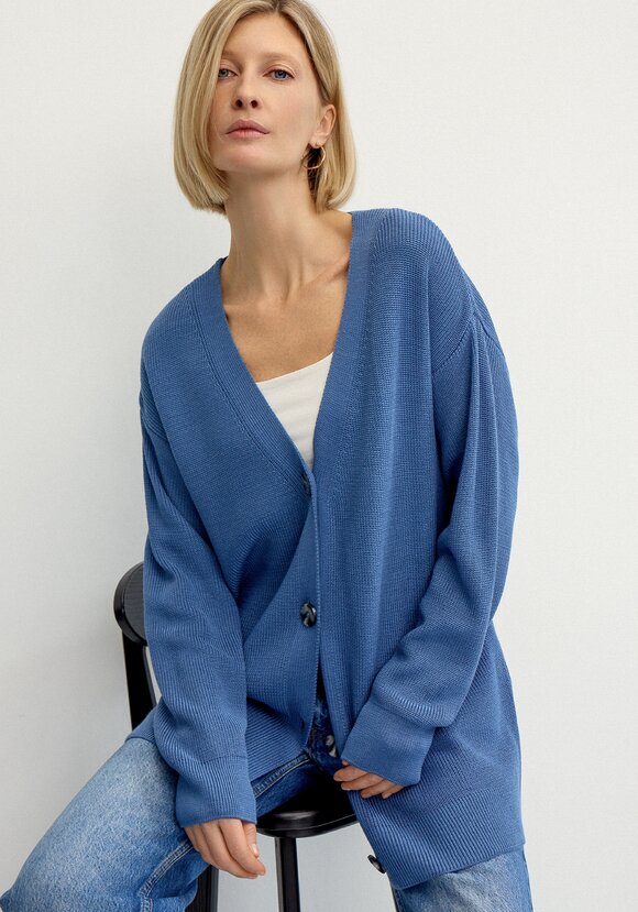 Кардиган со спущенным плечом шир.  580, рис. 1