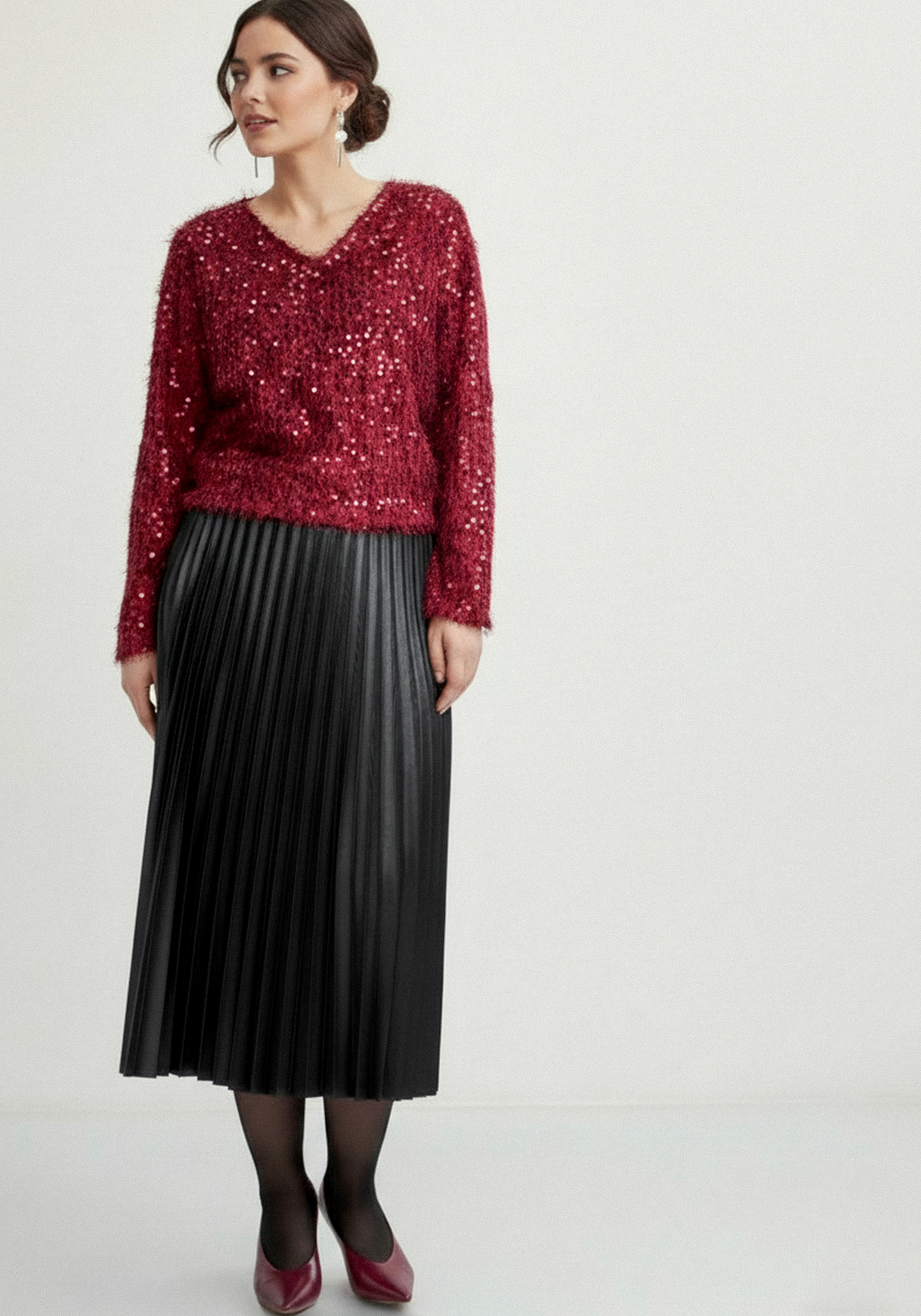 Юбка плиссированная с блестящим напылением 2999₽