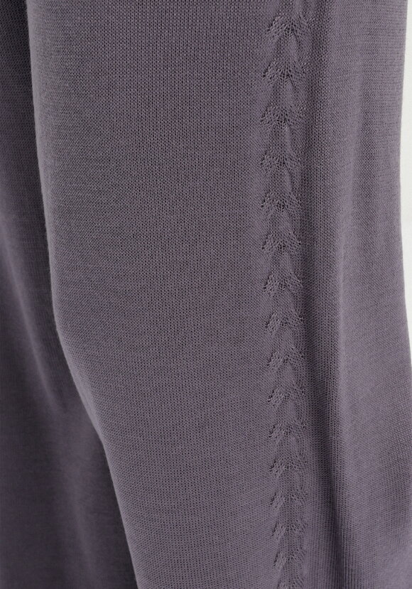 Брюки прямые свободной посадки с лампасами шир.  580, рис. 6