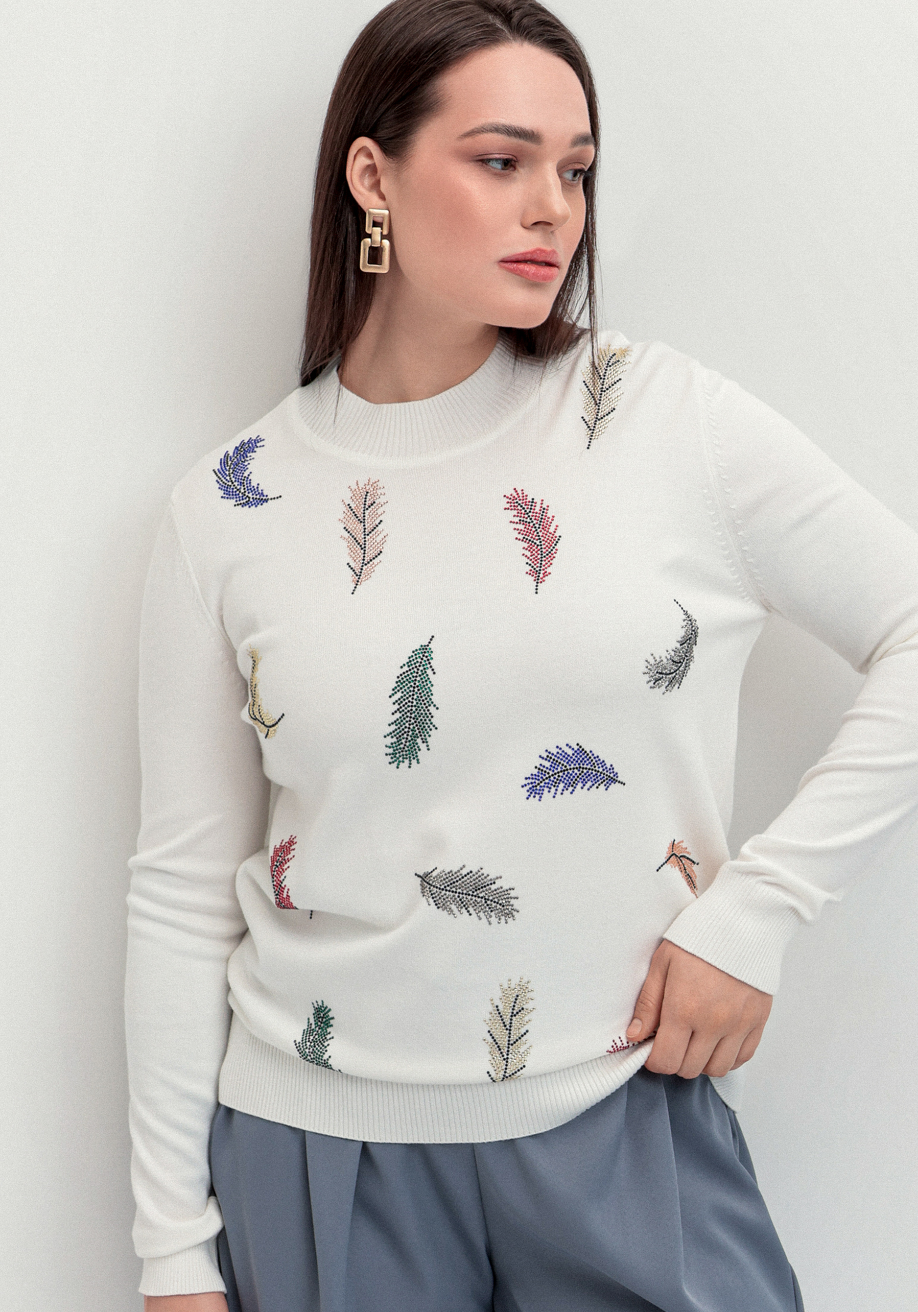 Джемпер с принтом в виде перьев 8999₽