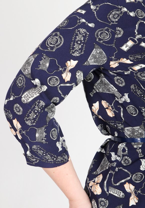 Платье прямого кроя с лаковым ремешком шир.  580, рис. 10