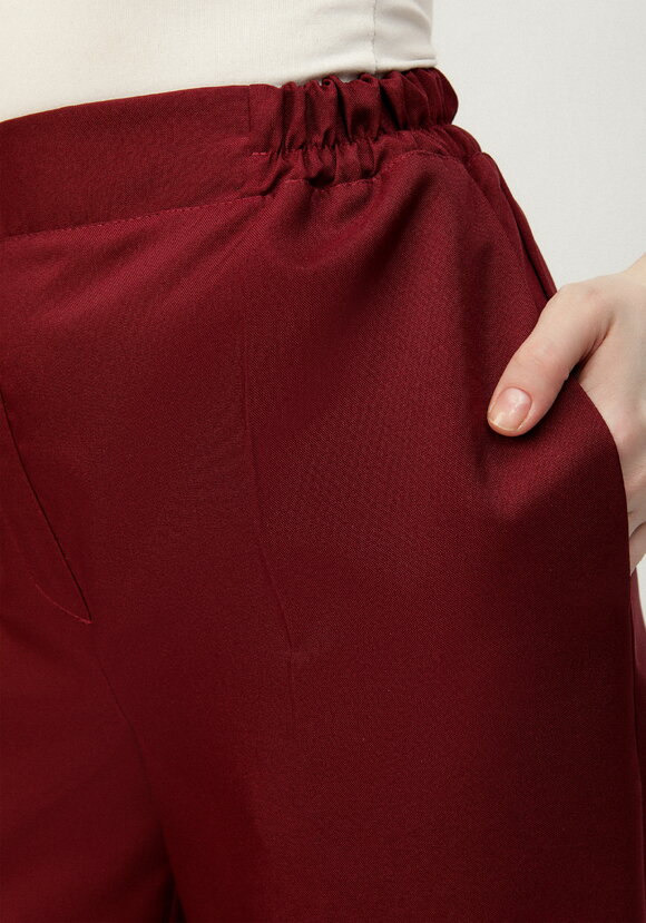 Брюки на эластичной ленте свободного кроя шир.  580, рис. 16