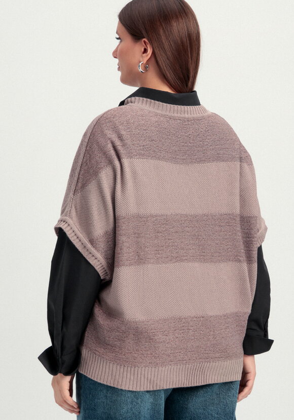 Жилет с V-образным вырезом свободного кроя шир.  580, рис. 19