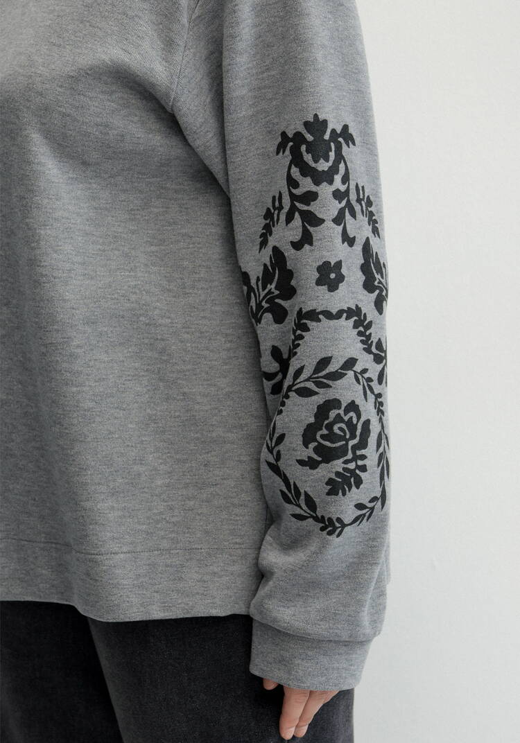 Свитшот с принтом на рукавах шир.  750, рис. 14