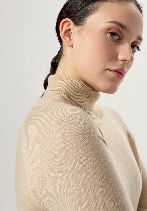 Джемпер с высоким воротником шир.  580, рис. 5