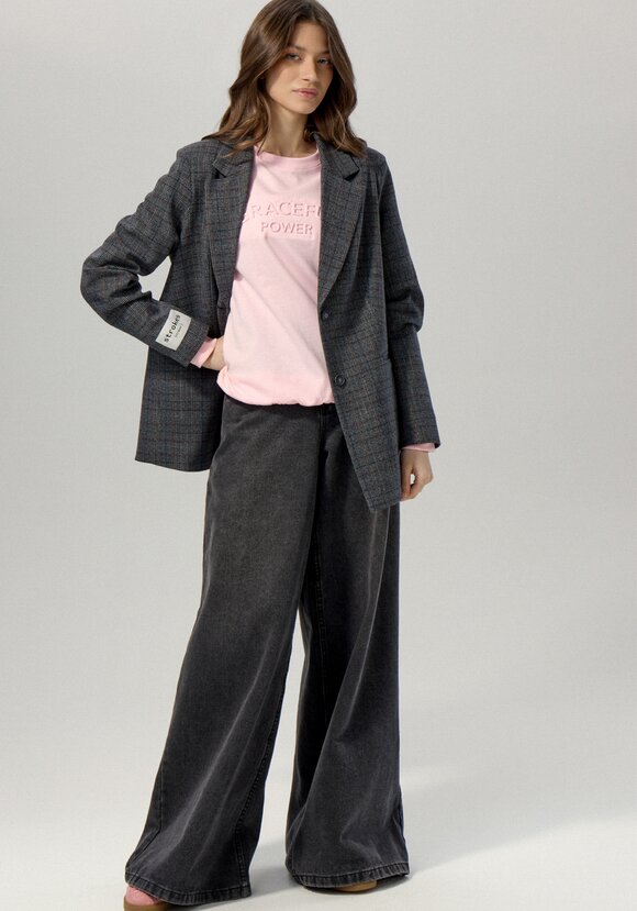 Свитшот с объемным принтом на груди шир.  580, рис. 12