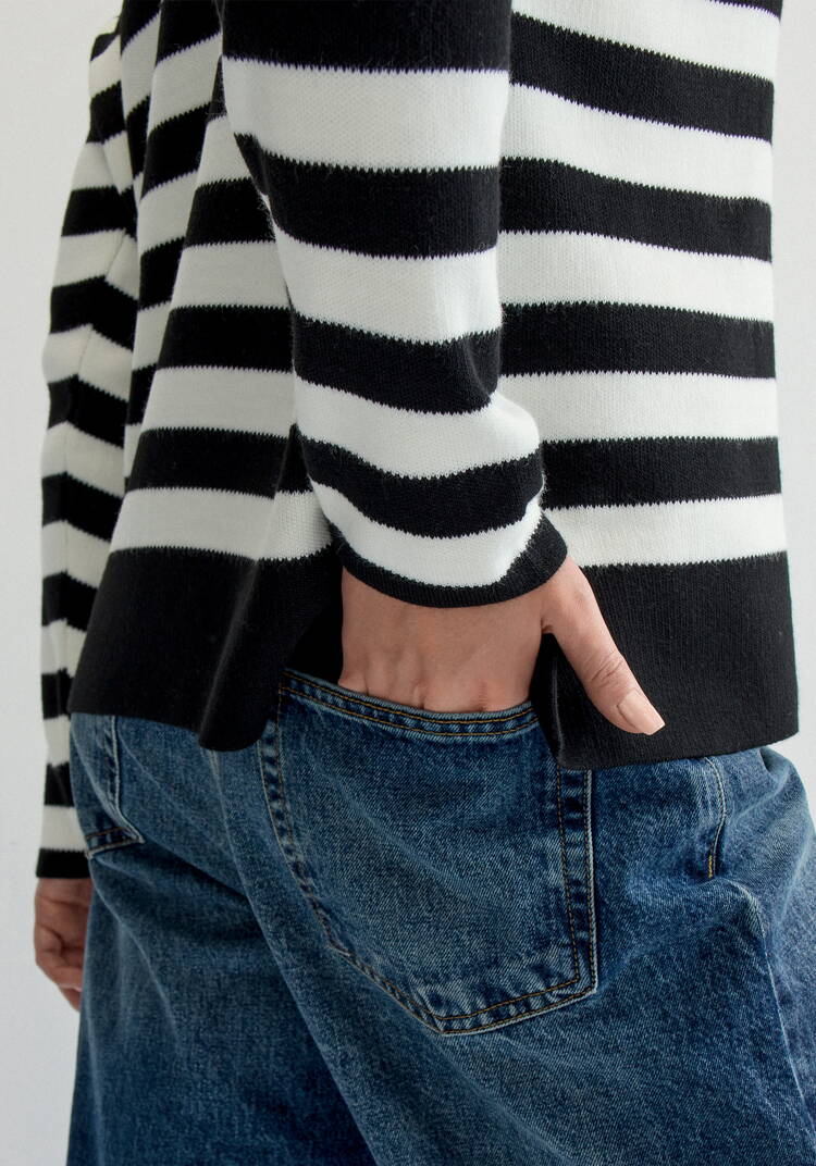 Свитер в полоску с высокой горловиной шир.  750, рис. 8