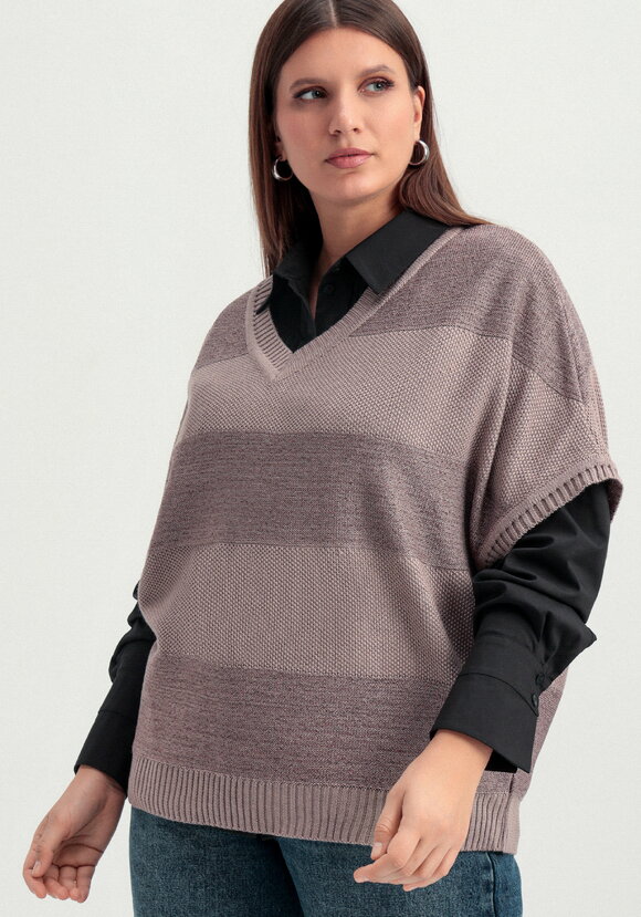 Жилет с V-образным вырезом свободного кроя шир.  580, рис. 17