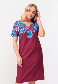 Платье полуприлегающего силуэта с  принтом